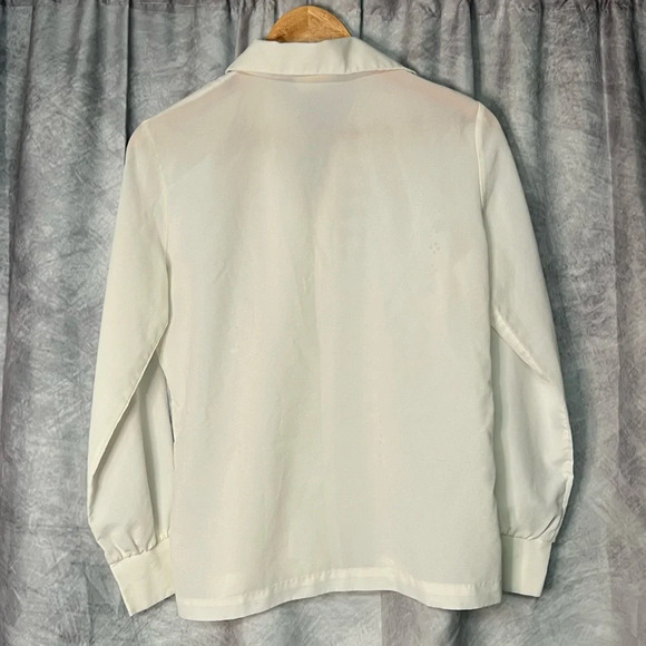 Lee Mar Pageant Vintage 1970s Ivory Blouse with Embrioidered Floral Cutouts - Picture 10 of 11